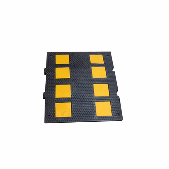 Gobba di velocità in gomma visiva riflettente resistente alle intemperie. Urto di sicurezza stradale in gomma per interruttore di velocità stradale